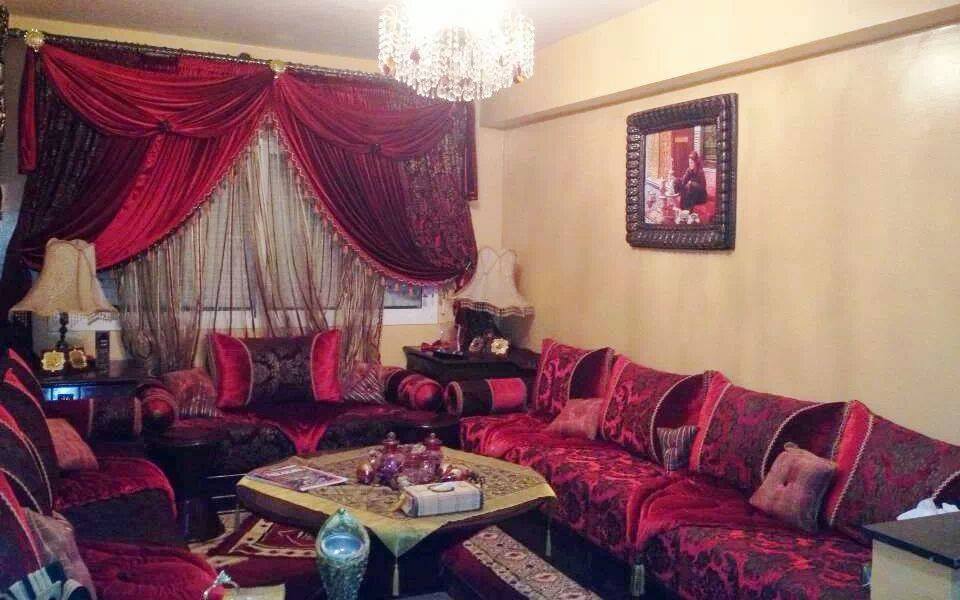Modèle de décoration salon marocain rouge