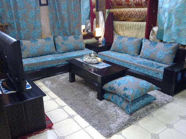 salon-marocain-en-bleu-et-gris