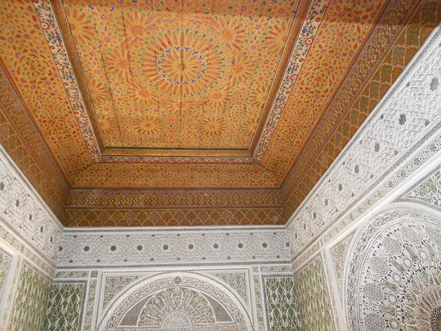  faux  plafond  deco salon  marocain 